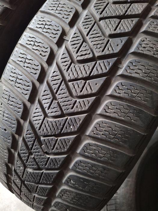 2  Anvelope  de iarnă  255 45 r19 Pirelli