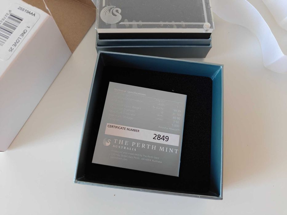 Сребърна монета 1 oz One Love 2026 1oz Silver Proof Coloured Coin