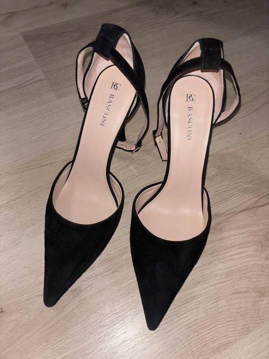 Каблуки открытые ,натуральная кожа