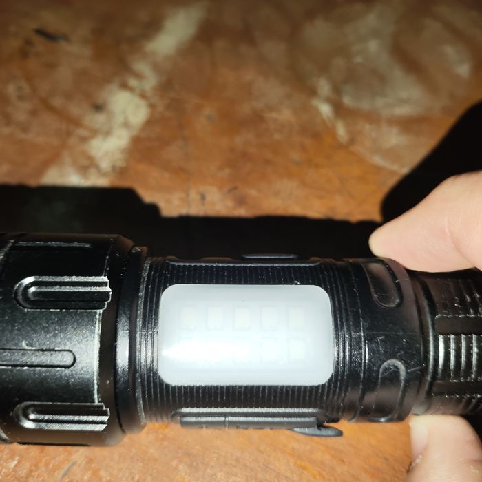 Продам ручной фонарик.