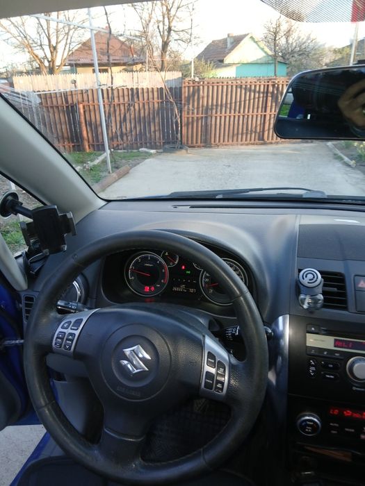 Vând Suzuki sx4 2011