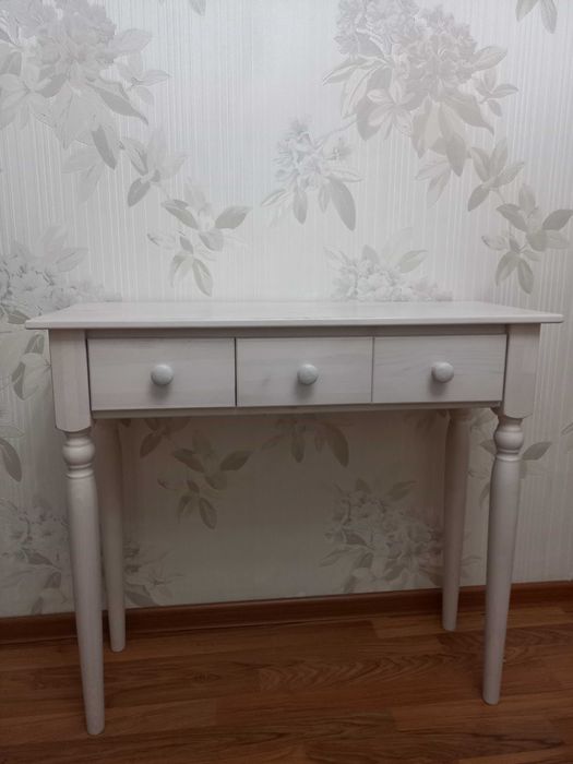 Продам консоль, туалетный столик