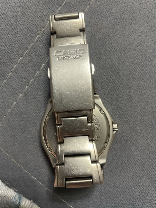 Продам часы casio lineage titanium