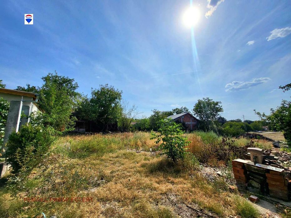 Парцел за продажба в с. Червена вода