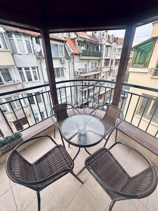 Апартамент за нощувки Супер център Бургас + Гараж