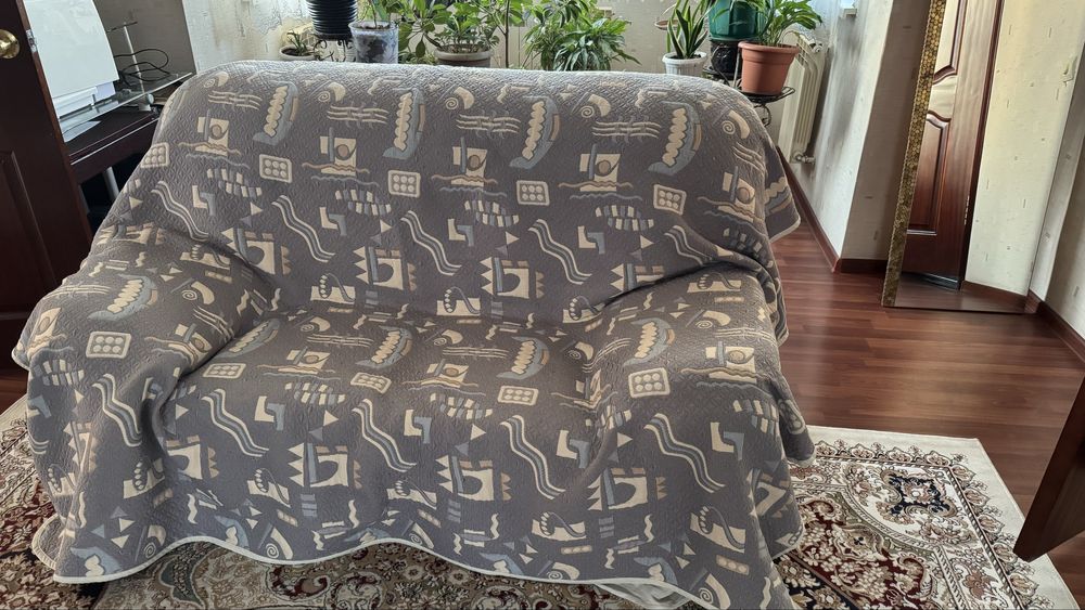 Продам диван в хорошем состоянии
