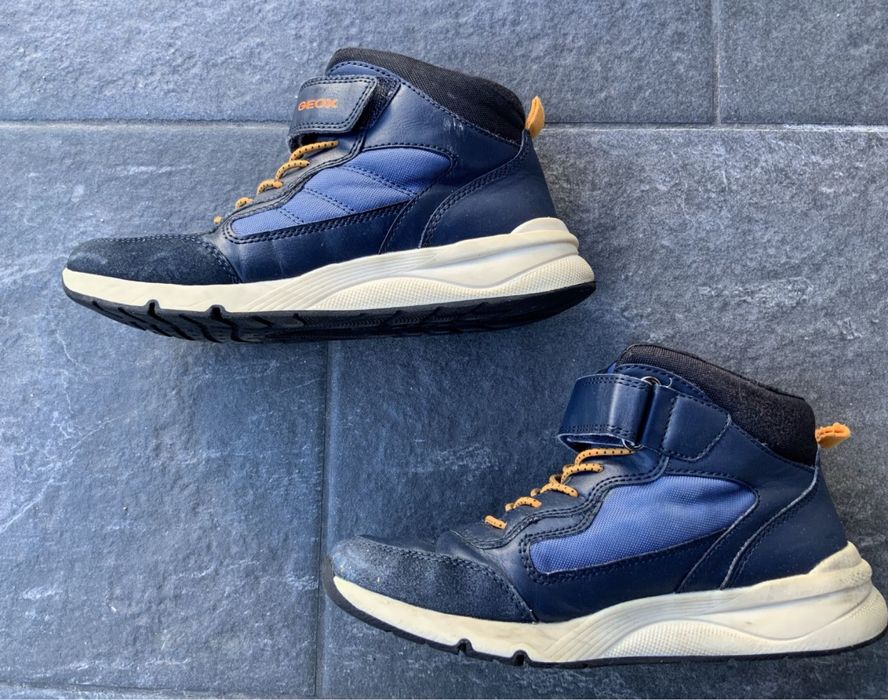 Детски сникърси H&S Христо Стоичков и кожени кецове Geох