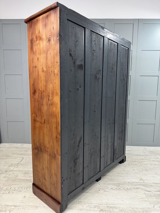 Български индустриален шкаф Р447