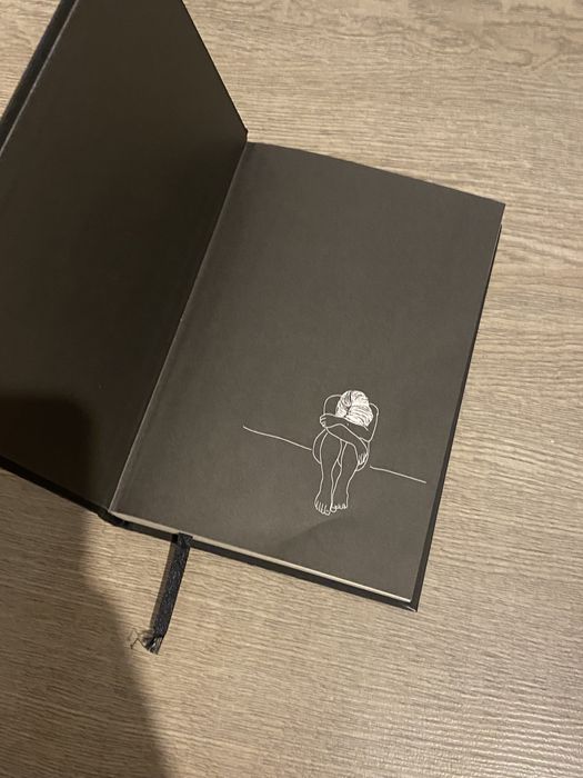 Книга Milk and honey . Продам