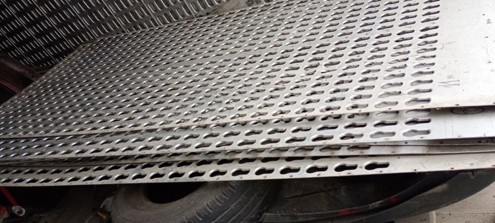 Пити за оборудване на дрехатка