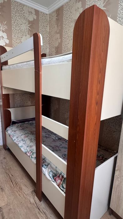 Двухьярусная кровать