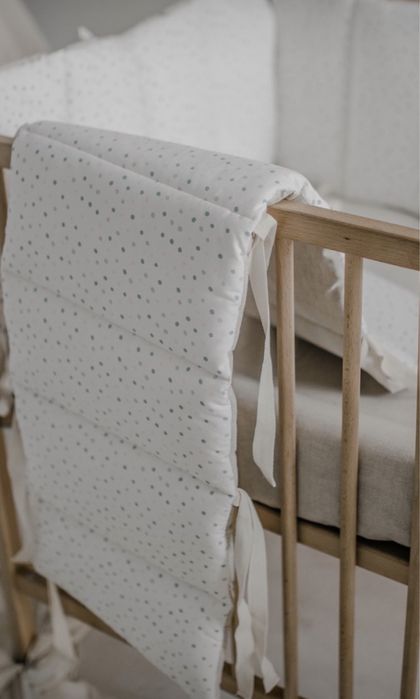 Продам бортики в кроватку,новые, цена 30.000. Бренд Odutex