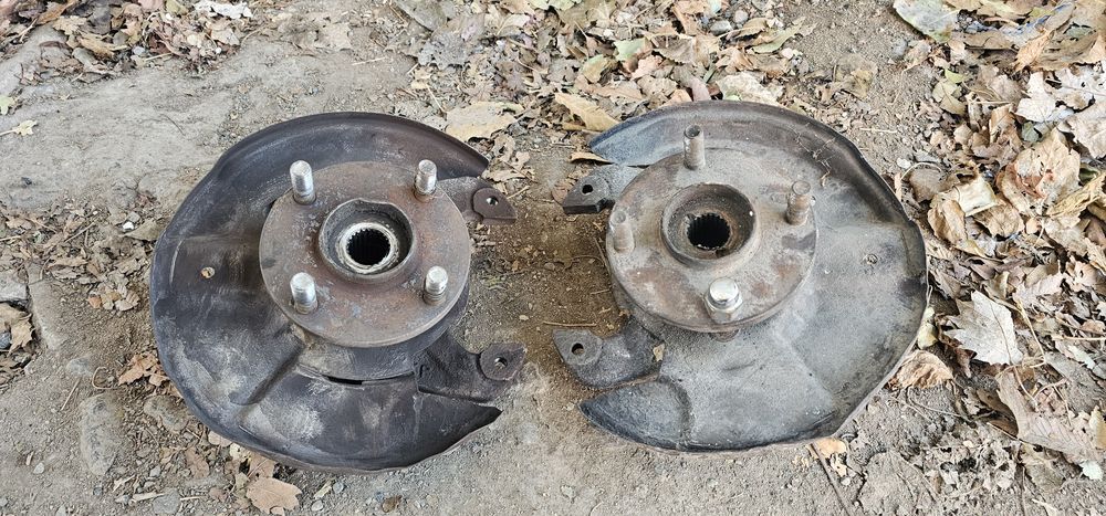 Продам цапфу на мазда демио