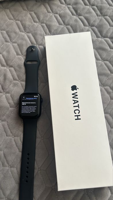 продаю эпл вотч se2