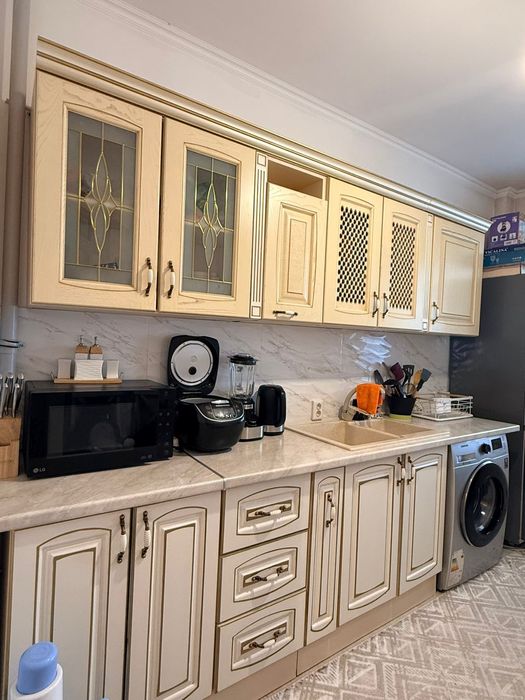 Кухонный мебель...