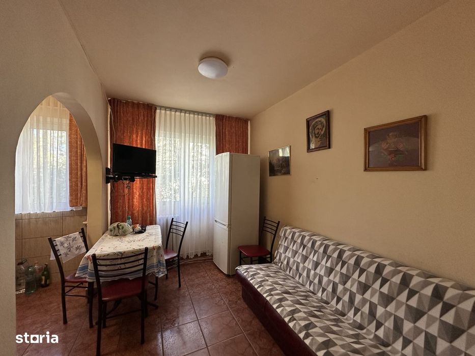 Agentia imobiliara VIGAFON vinde apartament 3 camere Malu Rosu