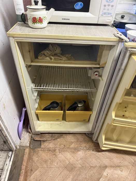 Продам холодильник советский