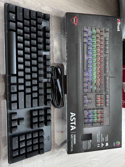 Продавам механична геймърска клавиатура Trust GXT Asta
