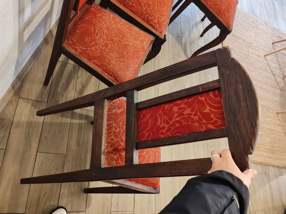 Set 8 scaune clasice - necesita recondiționare