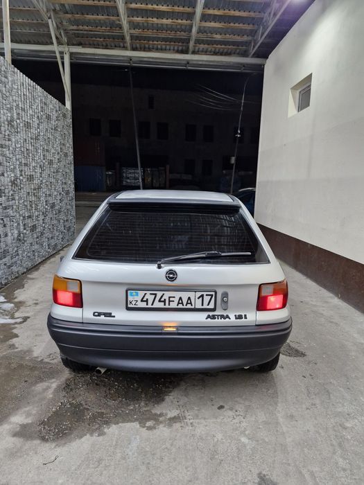 Opel astra 1 8 .