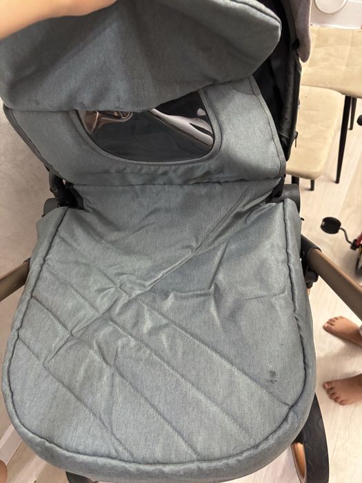 Коляска почти новая