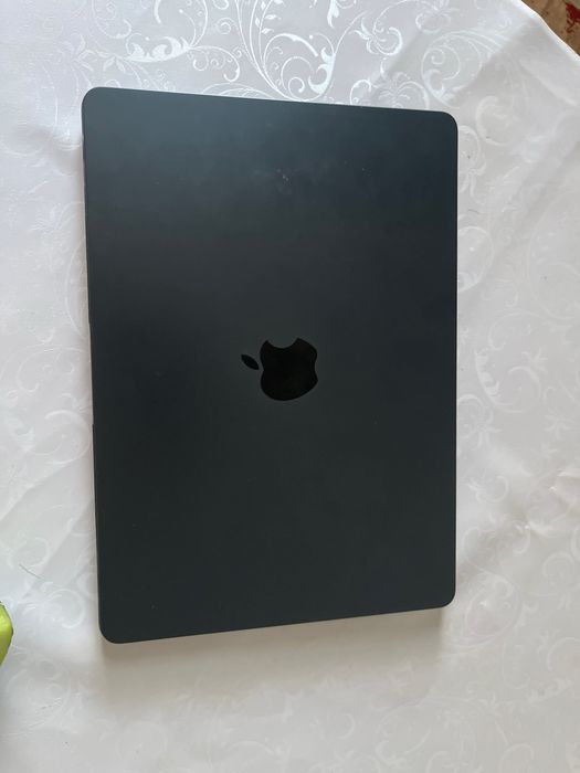 Macbook(Макбук) М3 2023 8/256 АКБ 95%