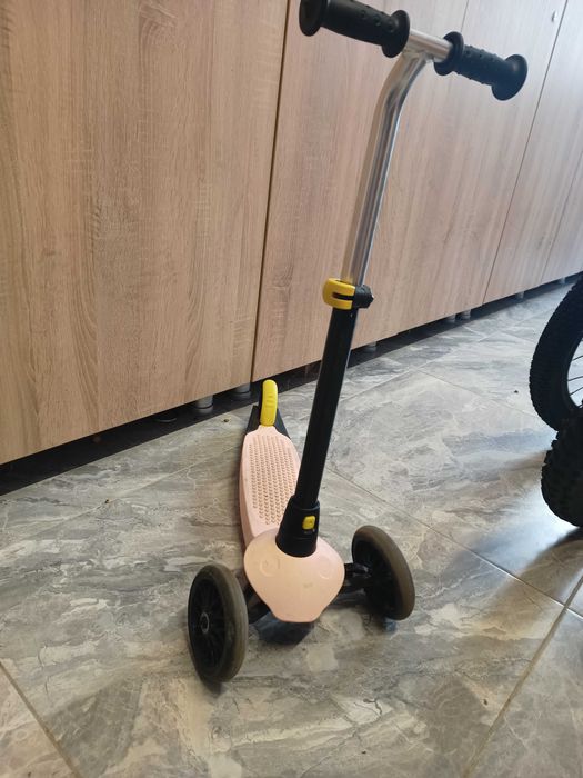 Vând trotineta 3 roti