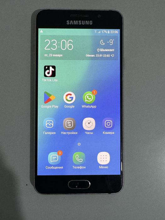 Самсунг А3 16 гб 2016года