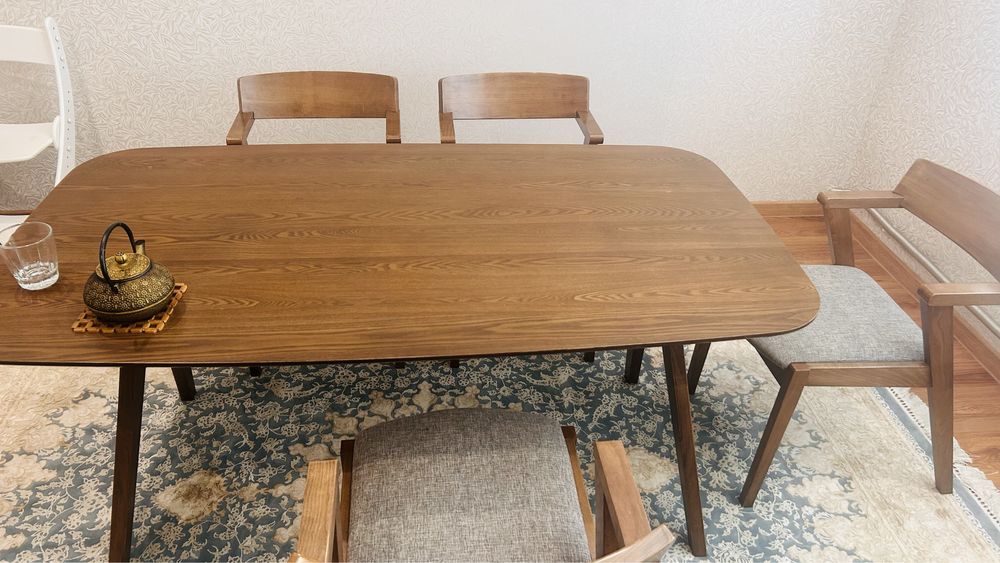 Стол co стульями 4шт  деревянные