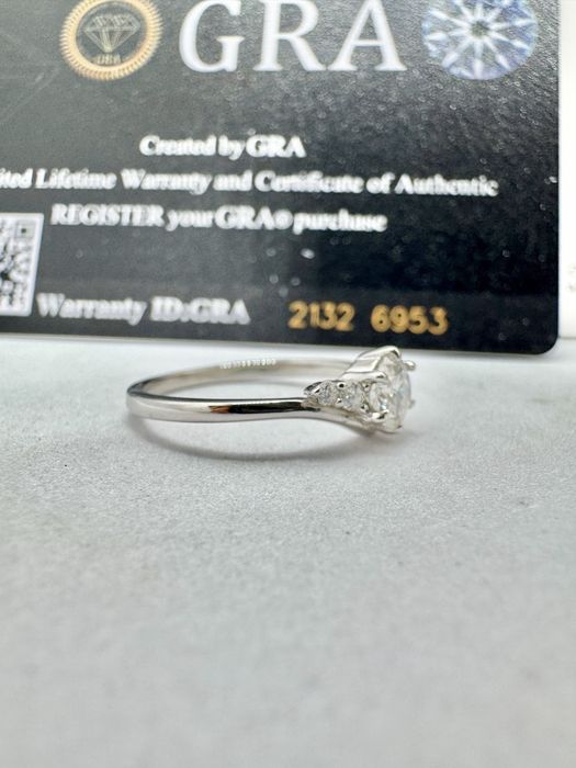 Сребърен пръстен с мойсанит (Диамант) 0.6 карата