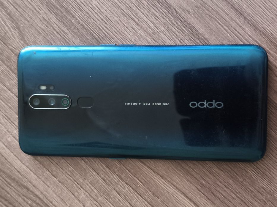 Телефон оппо А9 б/у