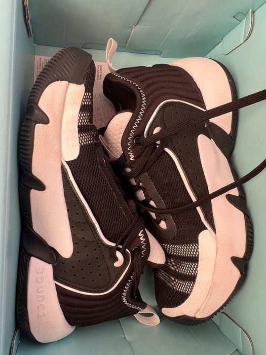 Маратонки adidas 35 номер като нови