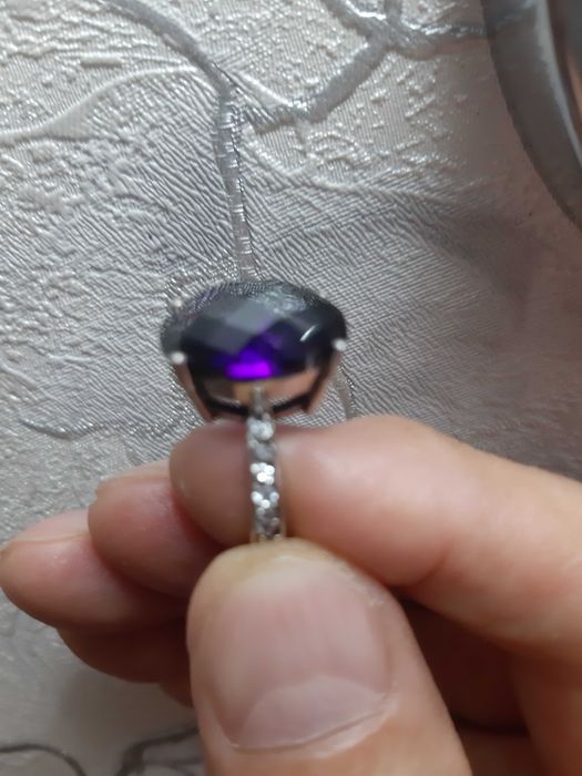 Продам кольцо серебрянное