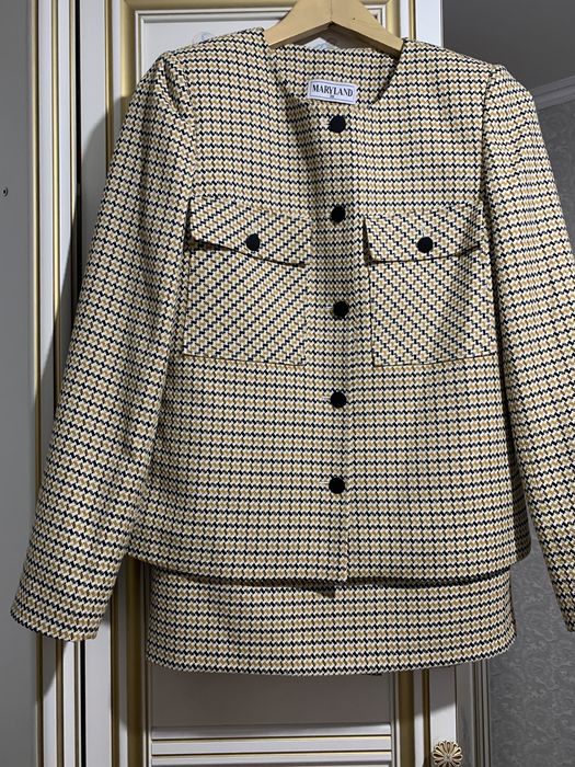 продам костюм 38(44) размер Турция