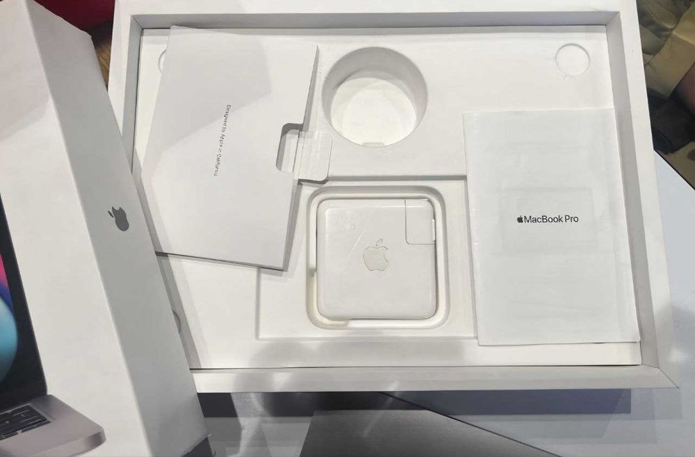 Apple Macbook pro M1