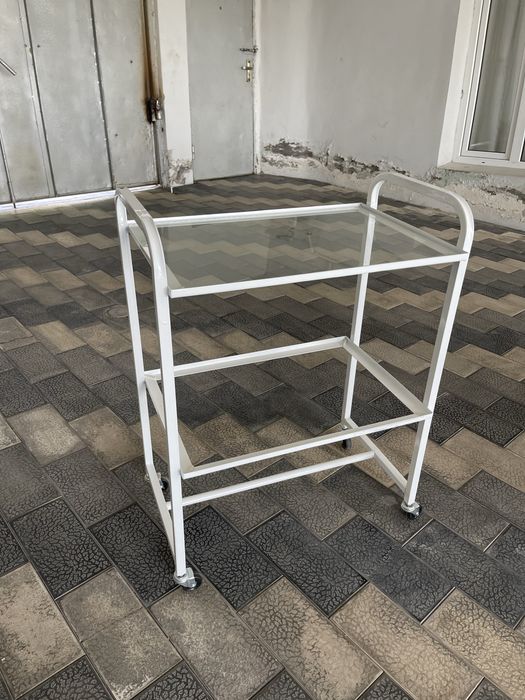 Медицинская мебель и оборудование Шкаф, стол, кушетка, кварц-бокс