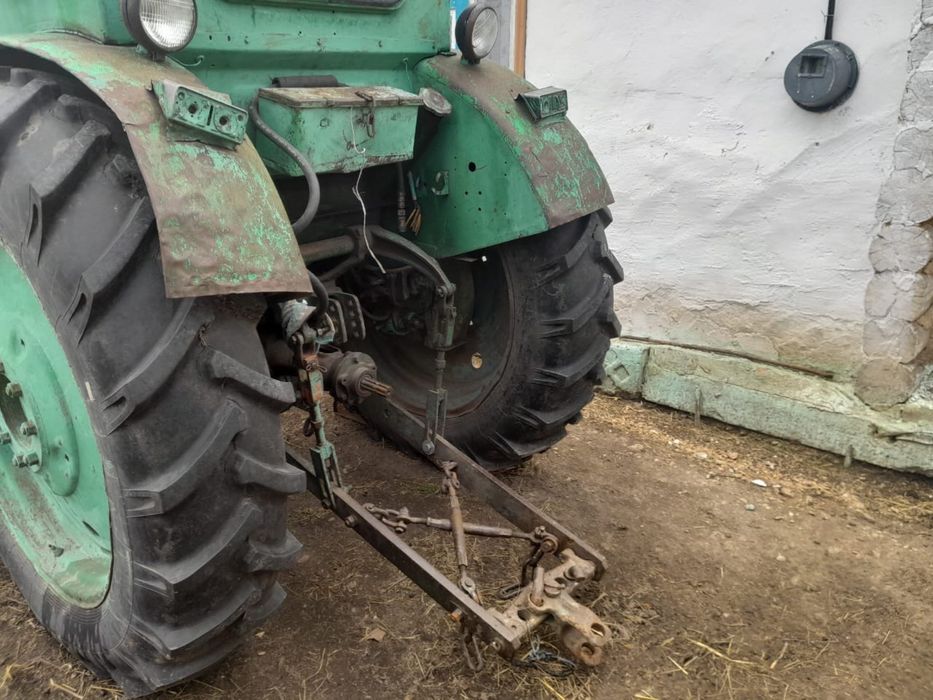 Продается трактор, вместе с комплектом