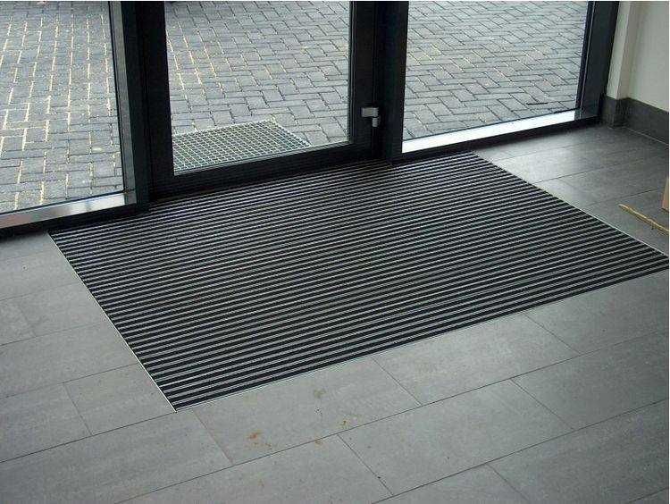 Грязезащитная решетка для входа