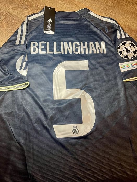 Екип на Реал Мадрид с Вини, Мбапе и Белингам