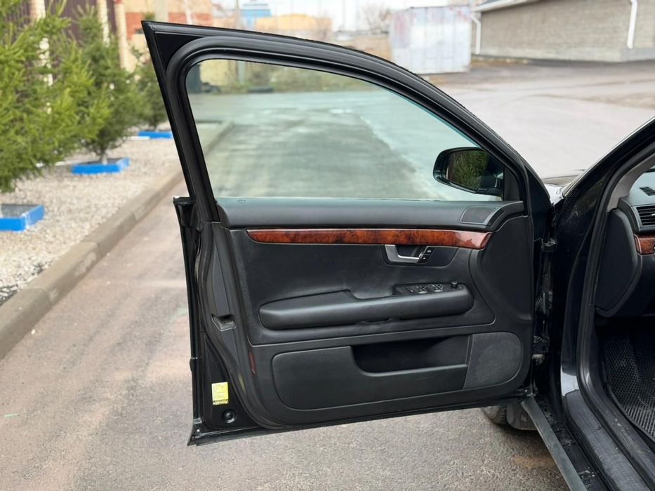 Продаю автомашину  Ауди А4