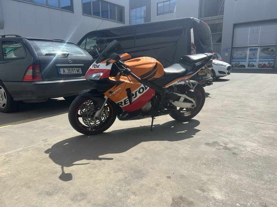 Мотоциклет Honda CRB 600RR