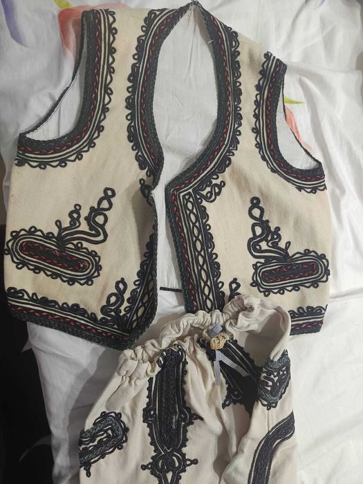 Costum national autentic oltenesc