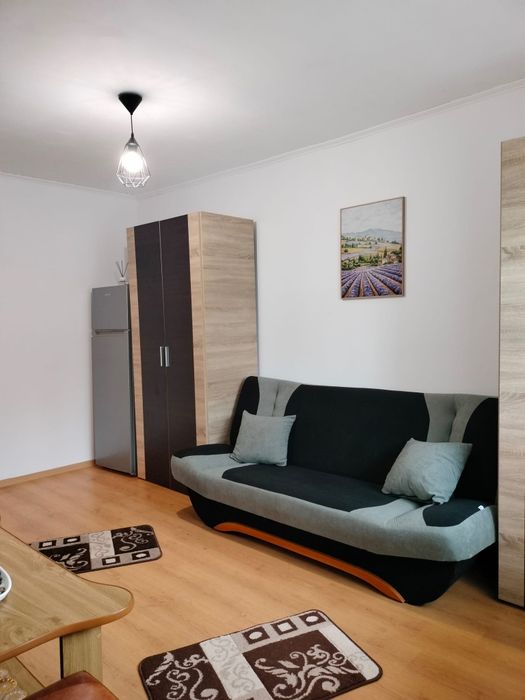 Inchiriez apartament