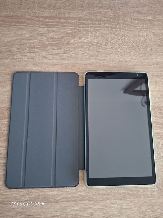 Tabletă Teclast 20x12 cm.  cu tastatură,  mouse și husă protecție
