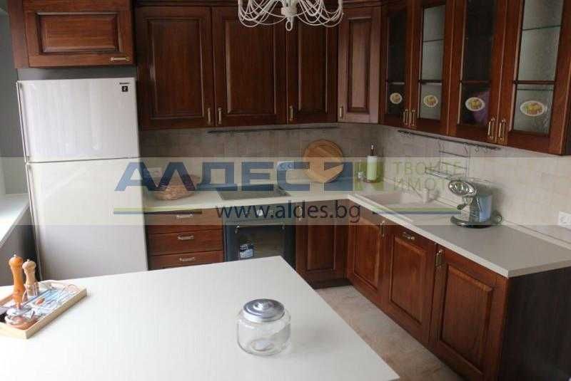 Дава се под наем Тристаен апартамент в София, Център - 150 кв.м за 2100 € - Снимка #4