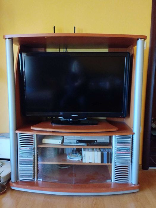 Телевизионен шкаф