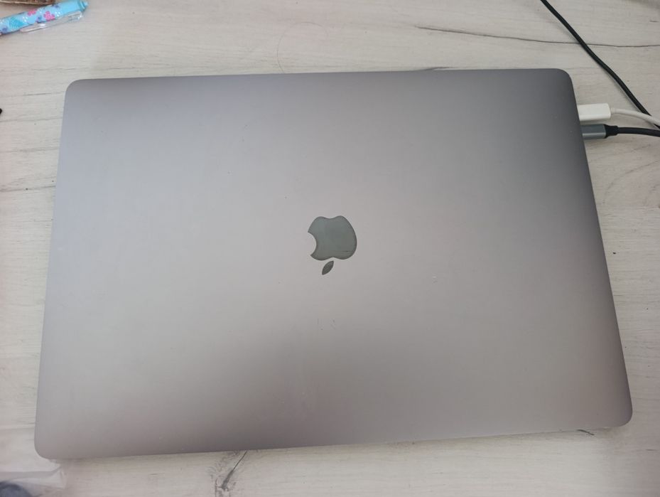 Лаптоп MacBook 16 монитор Dell
