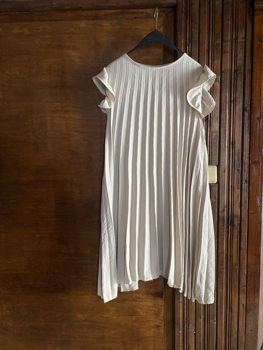 Нова рокля-цвят: шампанско