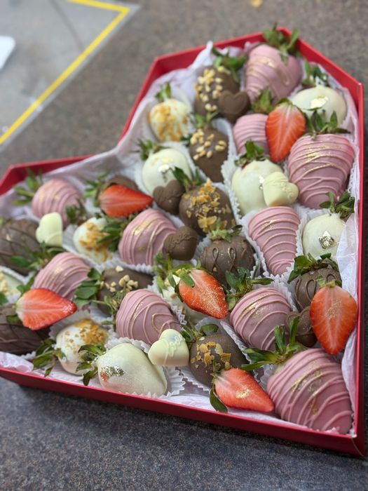 В наличии клубника в шоколаде