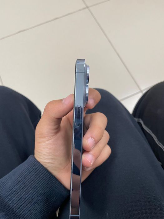 айфон 13 про каробка есть